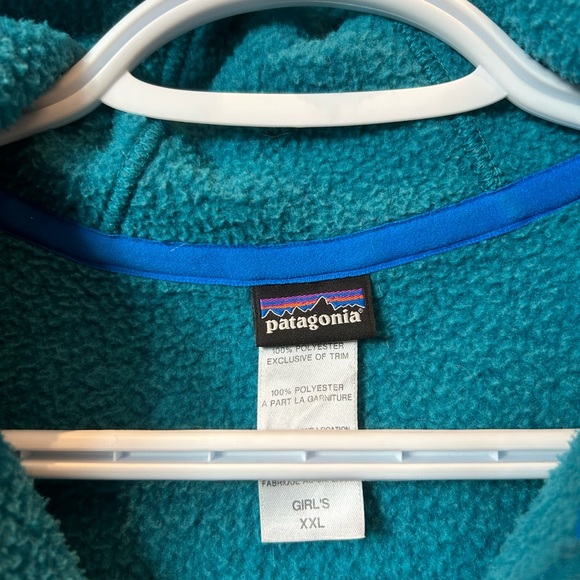 Patagonia Hooded Fleece Zip-up - Picture 6 of 15